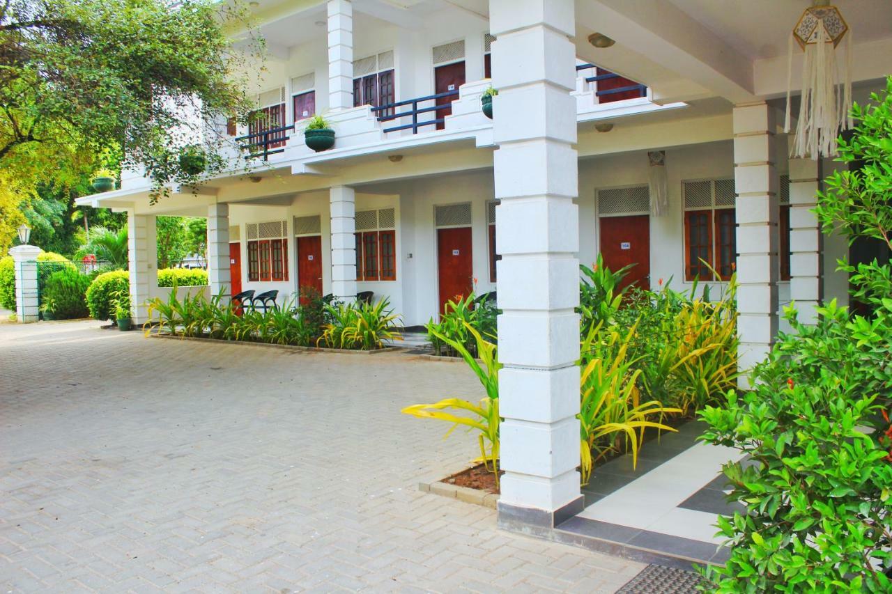 Hotel Senora Kataragama Exterior foto